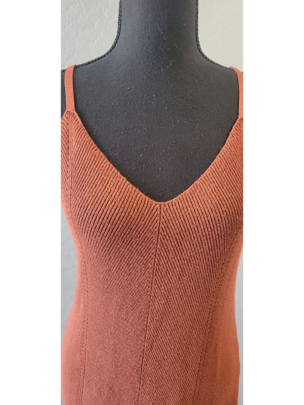 Freshman 1966 terracotta ribbed knit midi dress a classic V-neckline Size M - Picture 3 of 10